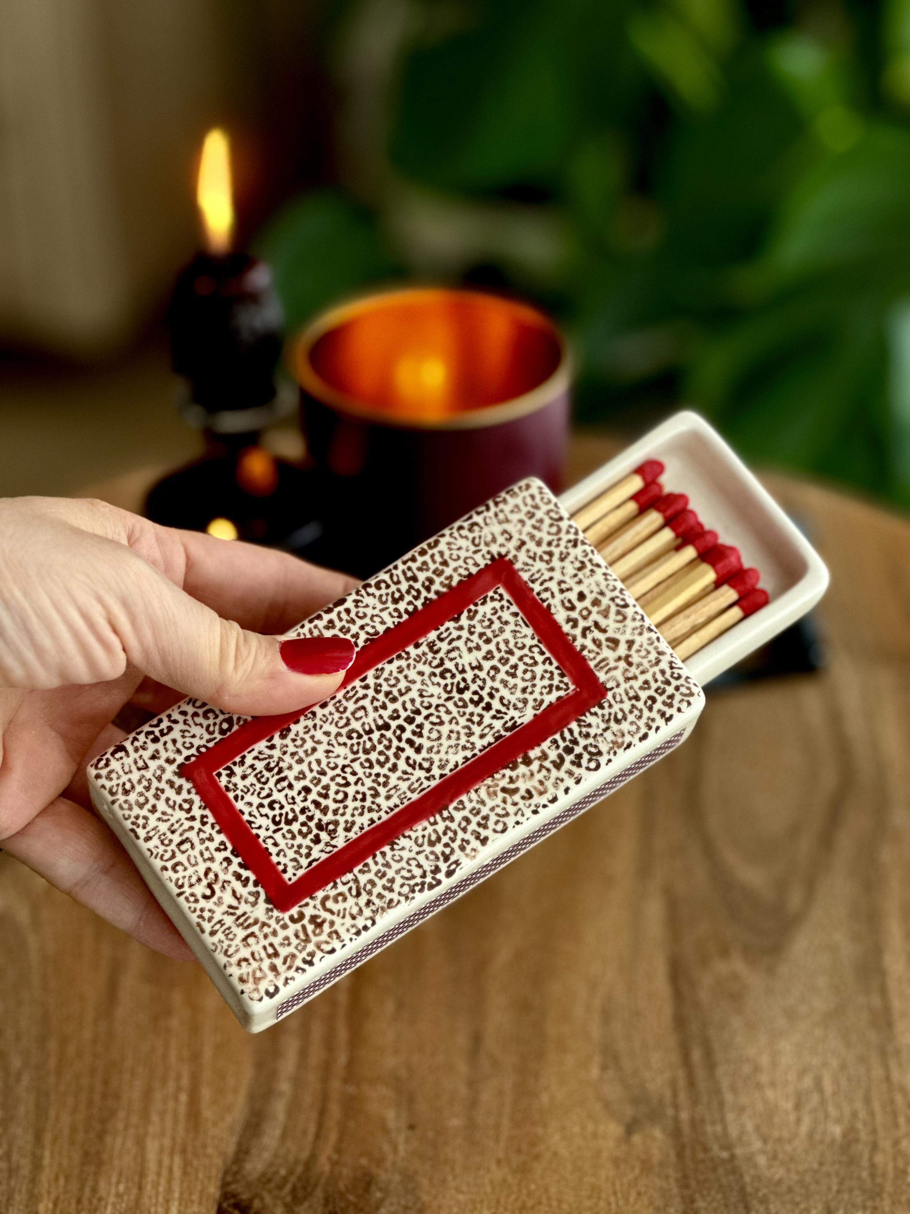 Leopard Matchbox – El Yapımı Seramik Kibrit Kutusu